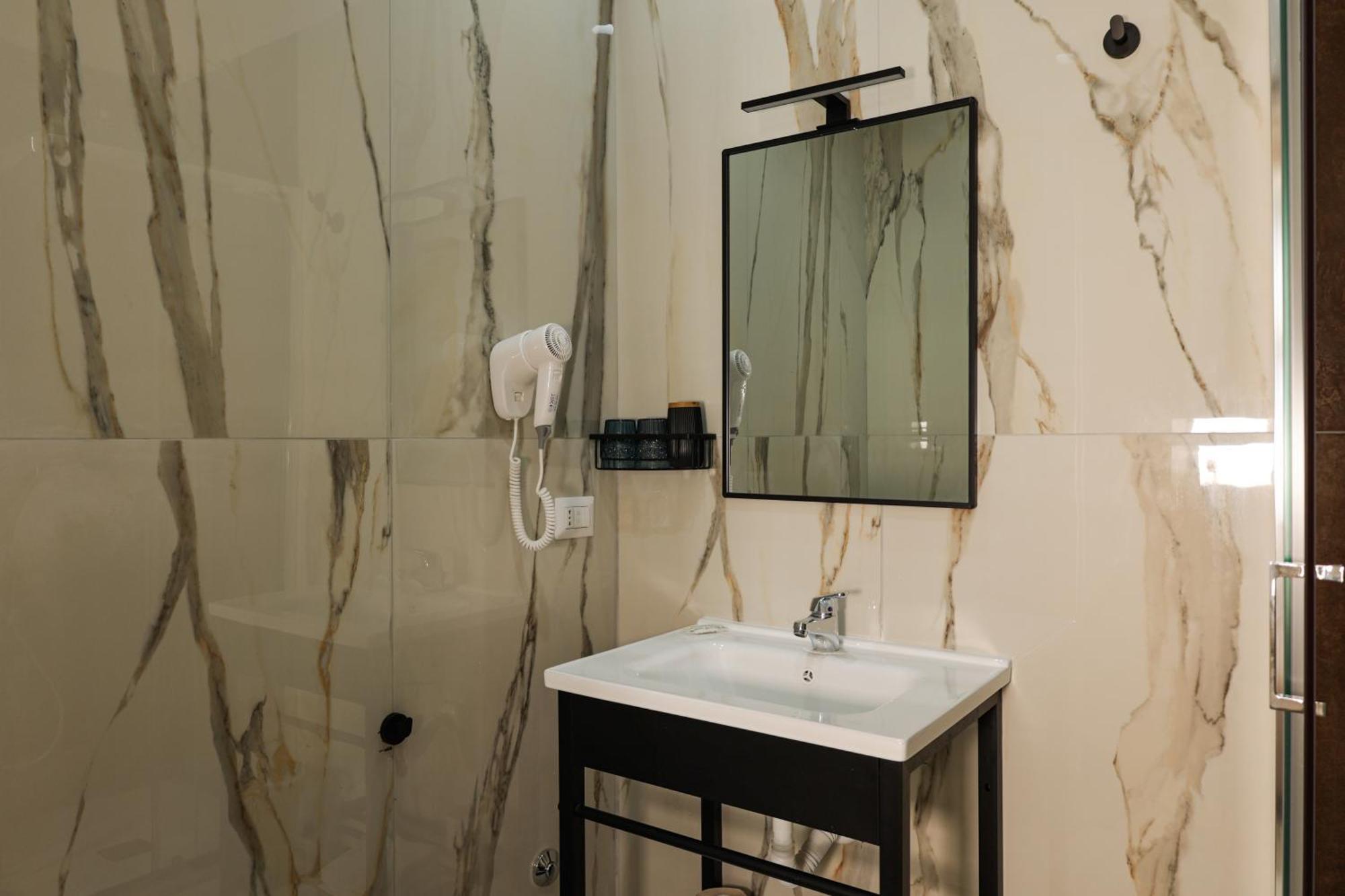 Napoli Station Rooms Экстерьер фото