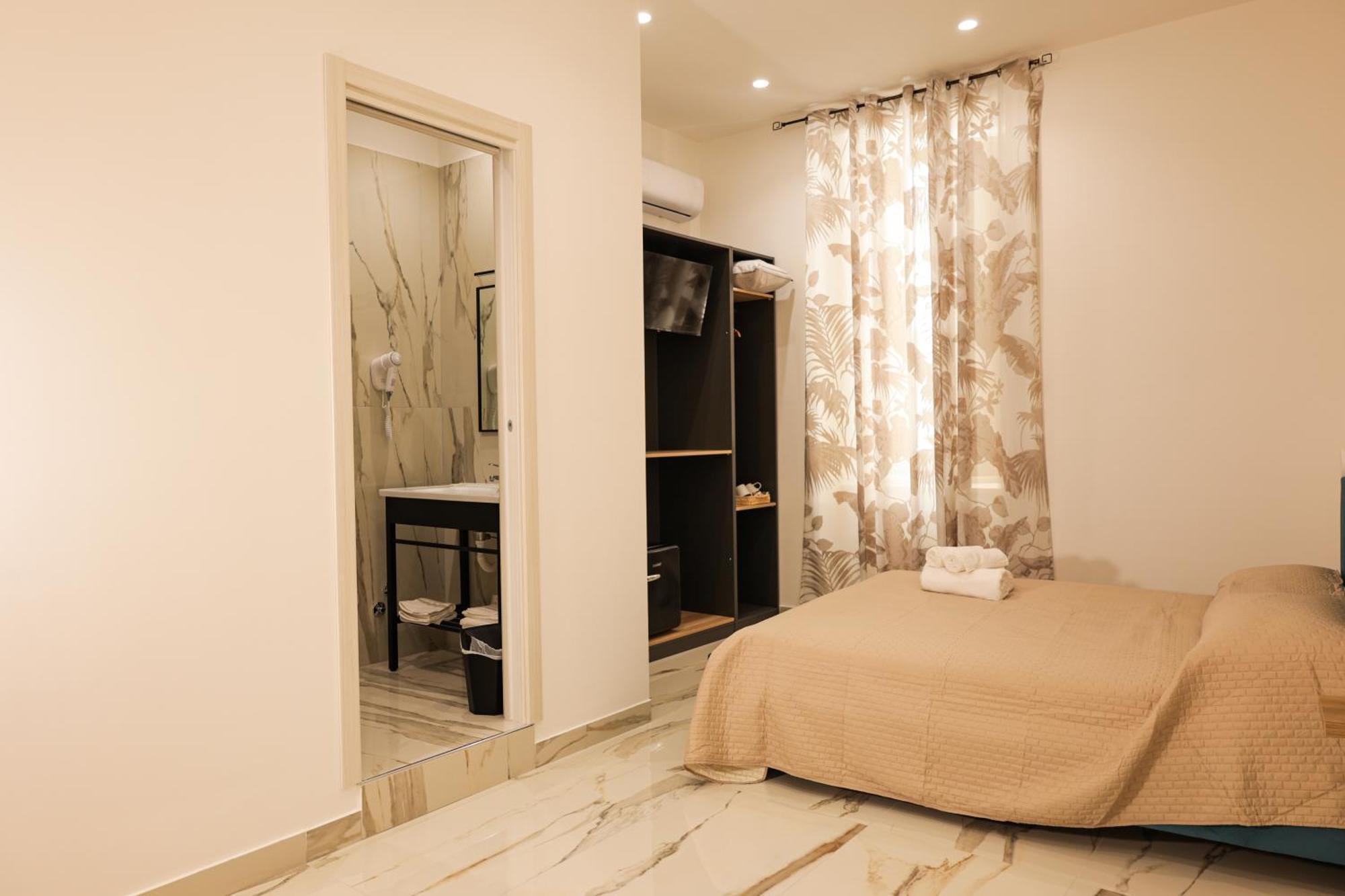 Napoli Station Rooms Экстерьер фото