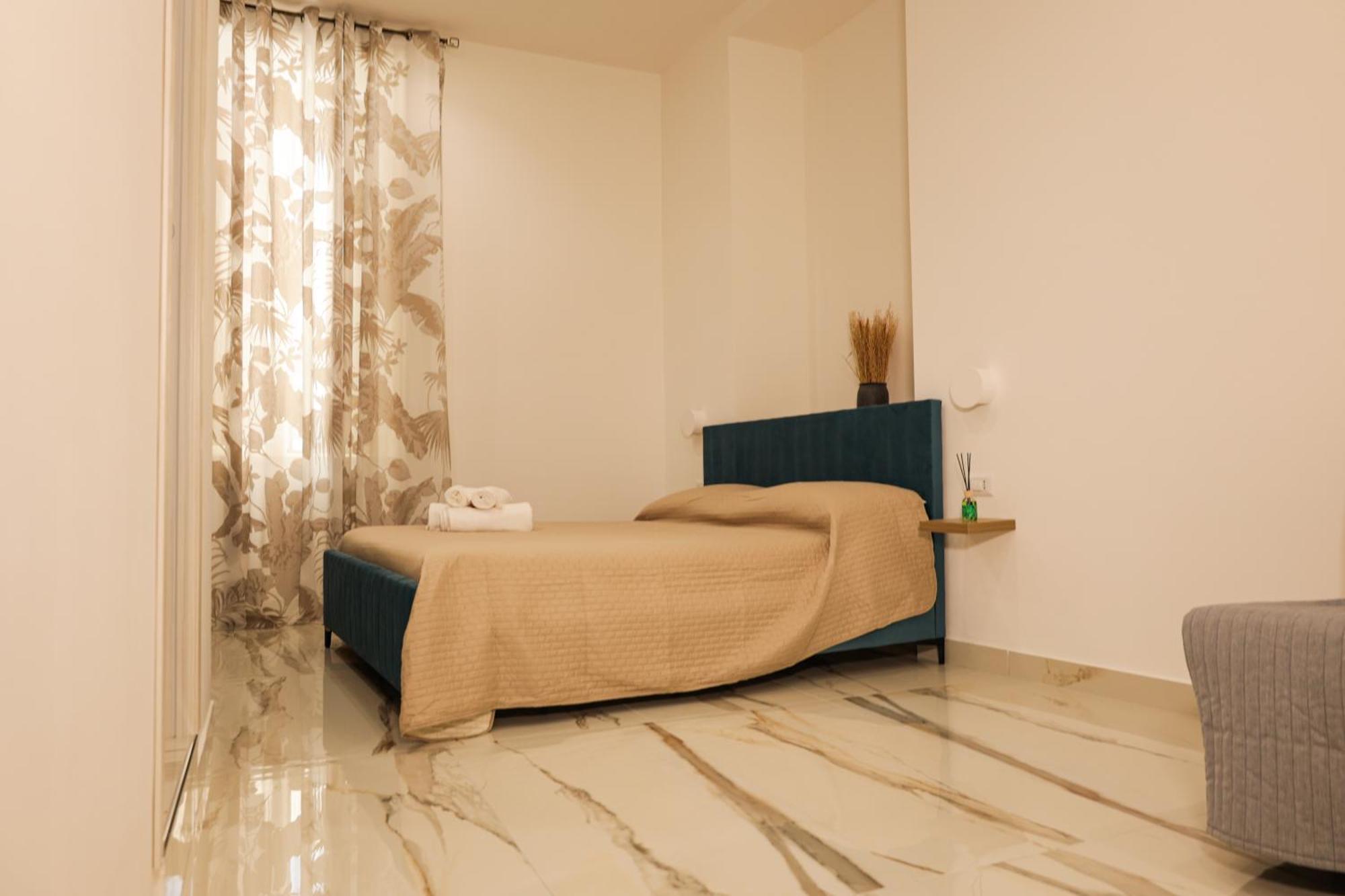 Napoli Station Rooms Экстерьер фото